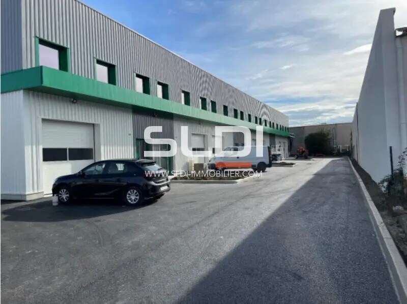Flex in Mions for lease Building Photo- Image 1 of 9