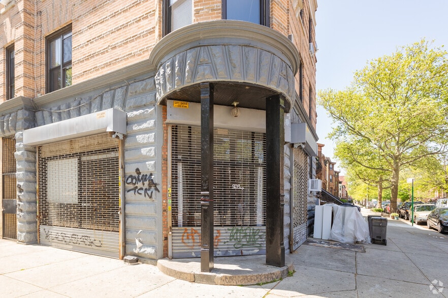 692 Macon St, Brooklyn, NY for sale - Building Photo - Image 3 of 7
