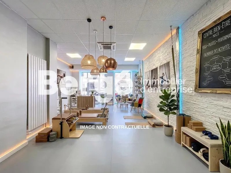Retail in Nice for sale Interior Photo- Image 1 of 10