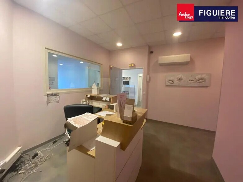 Office in Istres for lease - Building Photo - Image 3 of 9