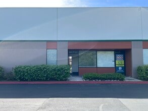 555 W Allen Ave, San Dimas, CA à louer Photo intérieure- Image 2 de 5