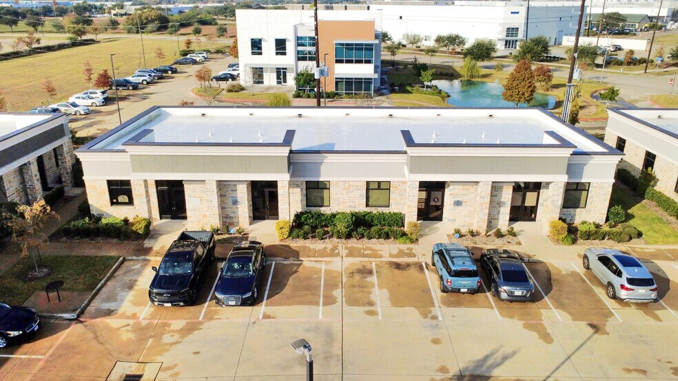 830 Julie Rivers Dr, Sugar Land, TX à louer - Photo du bâtiment - Image 2 de 30