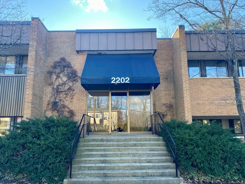 2202 N Berkshire Rd, Charlottesville, VA à vendre - Photo du bâtiment - Image 3 de 3