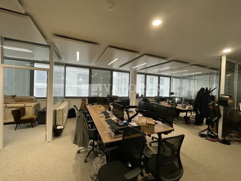 Office in Lyon for lease - Interior Photo - Image 3 of 22