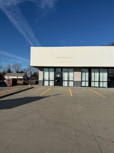1103 S 16th St, Clarinda, IA à louer - Photo du bâtiment - Image 2 de 14