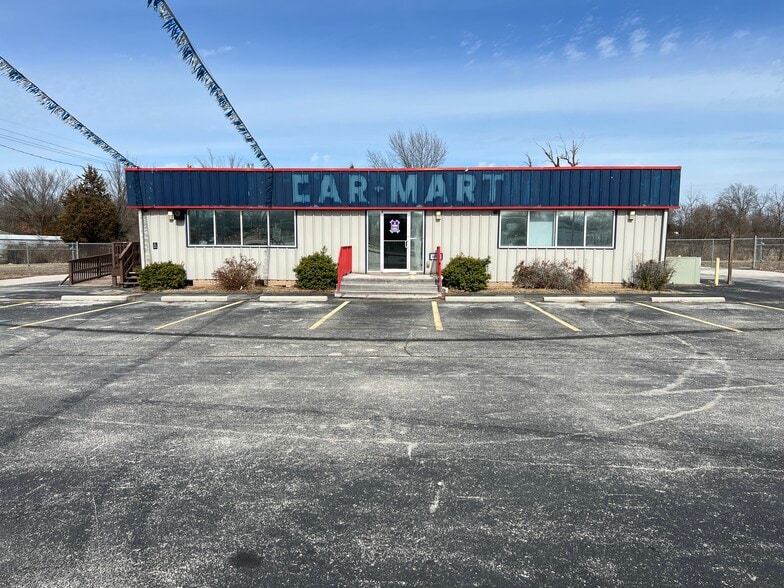 3245 W Sunshine St, Springfield, MO for lease - Building Photo - Image 2 of 6
