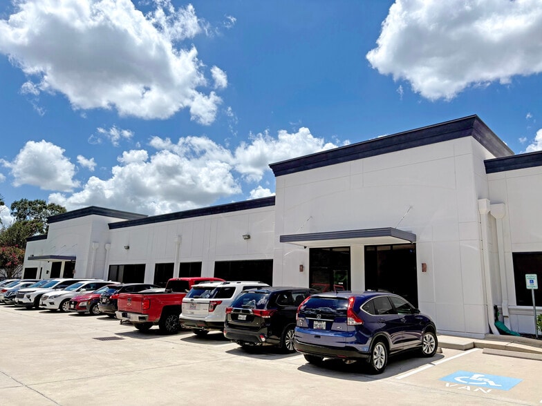 201 Kingwood Medical Dr, Kingwood, TX for lease - Building Photo - Image 2 of 15