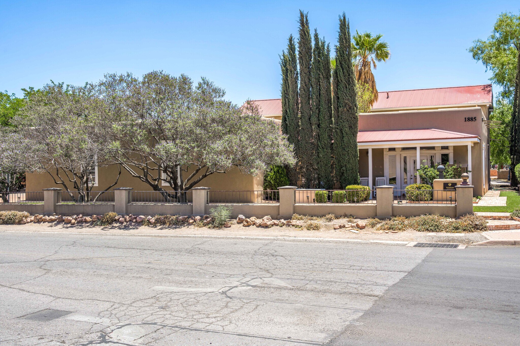 1885 W Boutz Rd, Las Cruces, NM à vendre Photo du bâtiment- Image 1 de 3