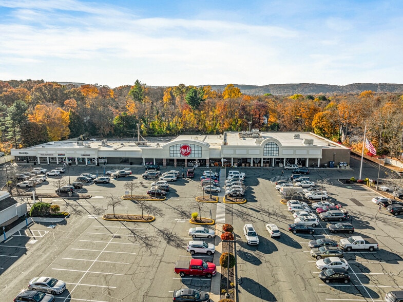 1021-1041 S Main St, Cheshire, CT for lease - Primary Photo - Image 1 of 8
