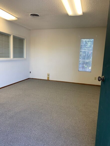 3343 Santa Fe St, Riverbank, CA à louer - Photo du bâtiment - Image 3 de 13