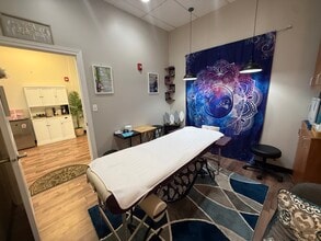 123 W Washington St, Oswego, IL for lease Building Photo- Image 2 of 4