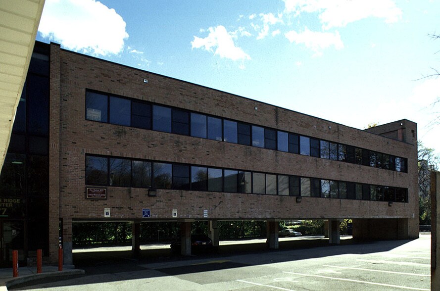 77 Quaker Ridge Rd, New Rochelle, NY à louer - Autre - Image 2 de 25