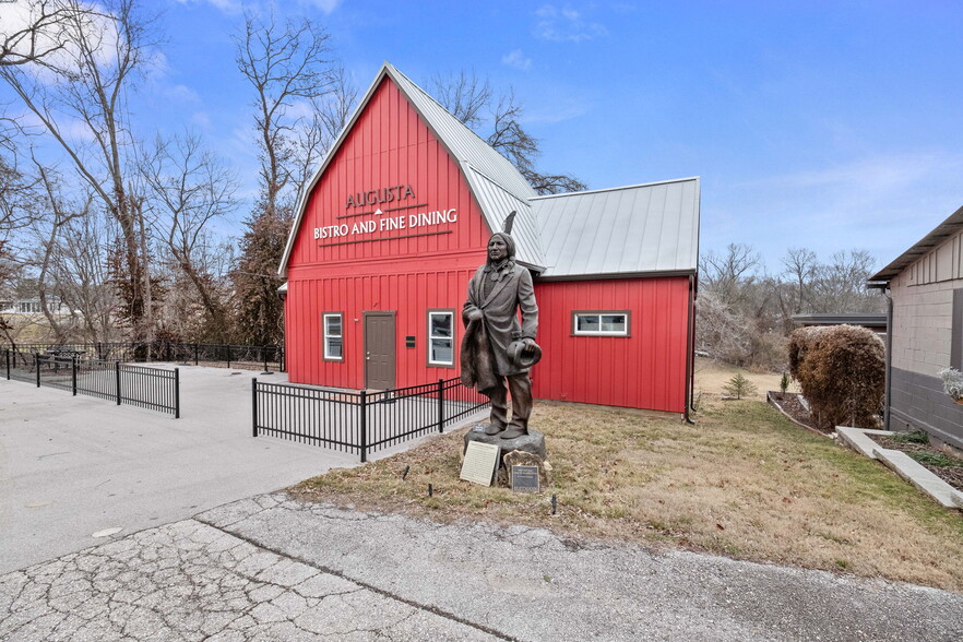 266 Jackson St, Augusta, MO for sale - Building Photo - Image 2 of 5