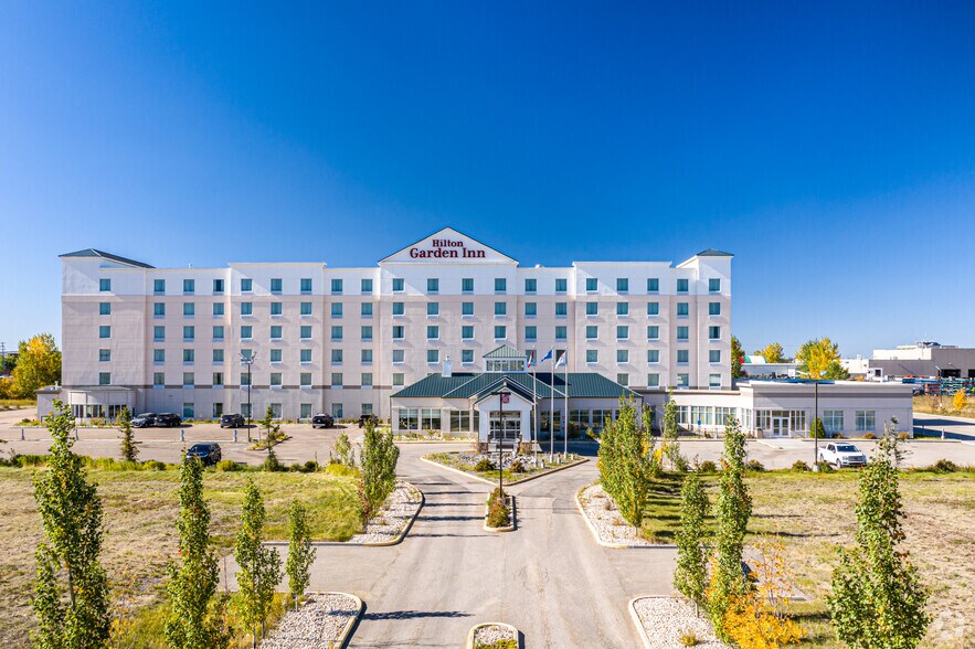 8208 36th St, Leduc, AB for sale - Primary Photo - Image 1 of 1