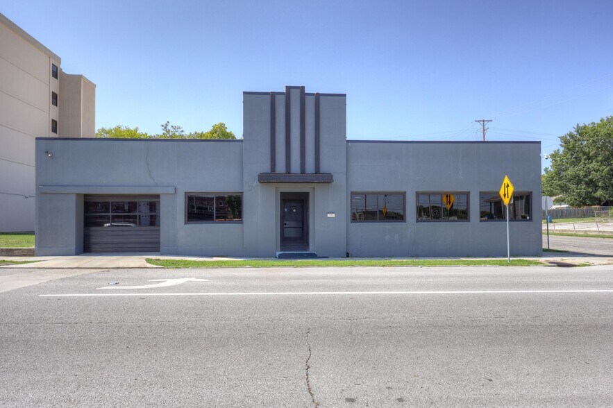 102 S Wall Ave, Joplin, MO à louer - Photo du bâtiment - Image 2 de 56