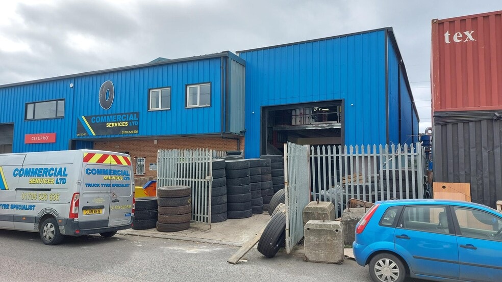 3 Lamson Rd, Rainham à louer - Photo du bâtiment - Image 2 de 4