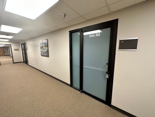 Plus de détails pour 1911 S National Ave, Springfield, MO - Bureau à louer