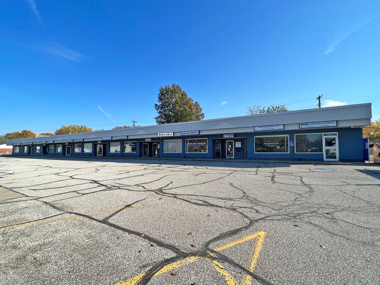 2105-2133 W 8th St, Erie, PA for lease - Building Photo - Image 1 of 9