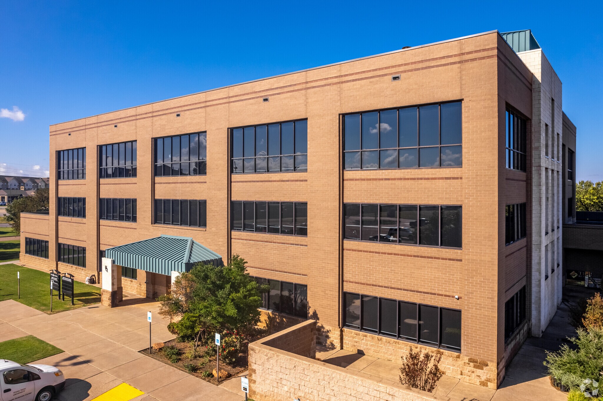 5307 W Loop 289, Lubbock, TX à vendre Photo du bâtiment- Image 1 de 1