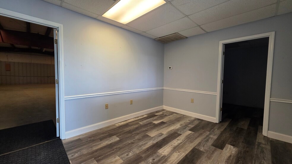 1728 Old Gray Station Rd, Johnson City, TN for lease - Building Photo - Image 3 of 6
