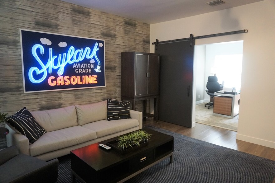 449-451 N Canon Dr, Beverly Hills, CA for lease - Interior Photo - Image 2 of 49