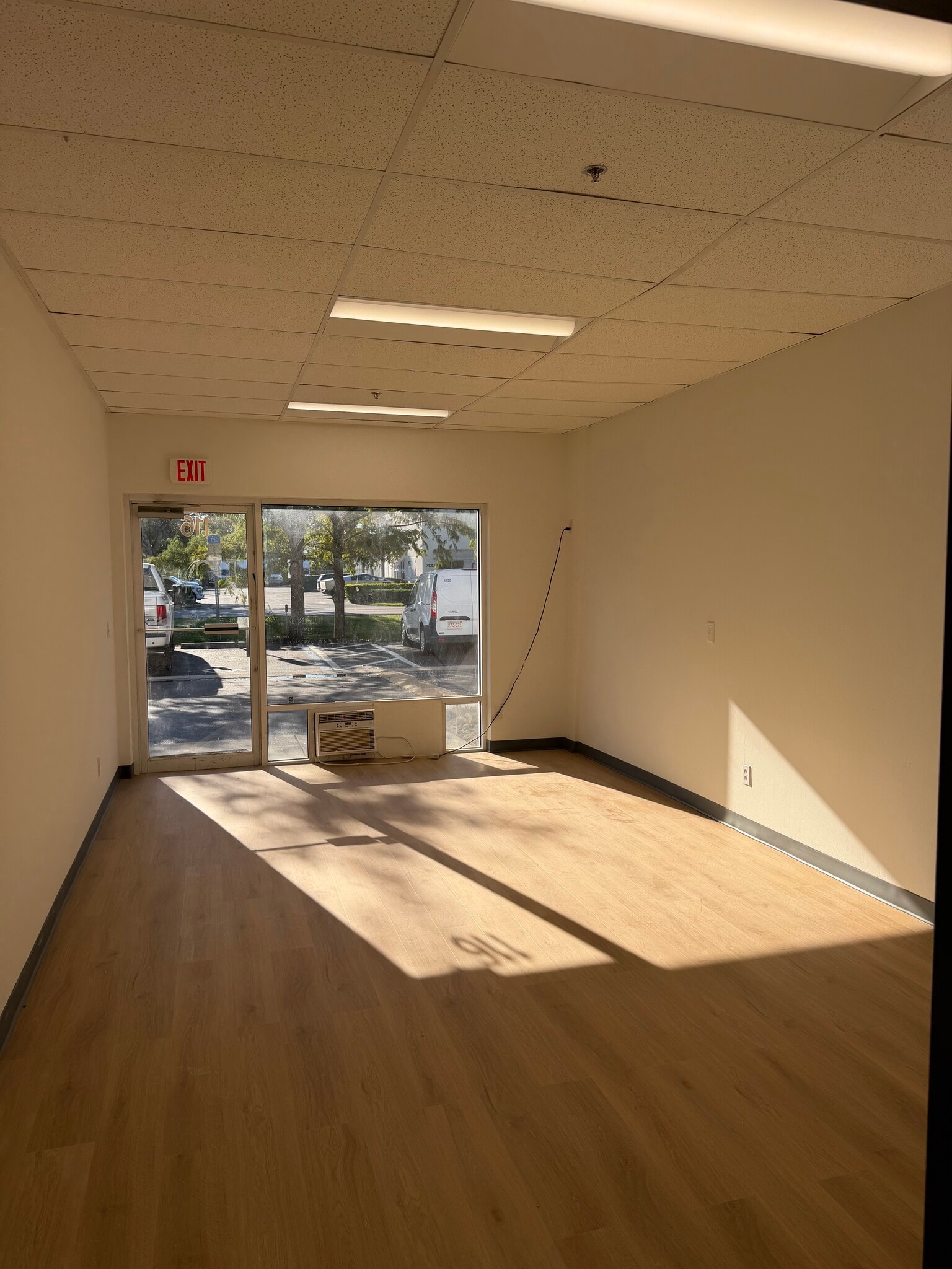 4110 Enterprise Ave, Naples, FL for lease Interior Photo- Image 1 of 8