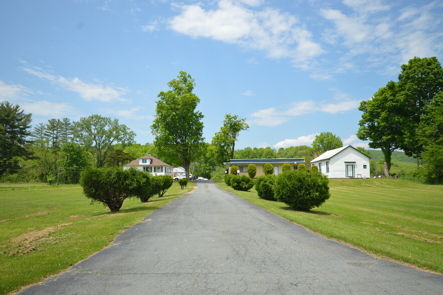 6812 Route 209, Kerhonkson, NY à vendre - Photo du bâtiment - Image 1 de 1