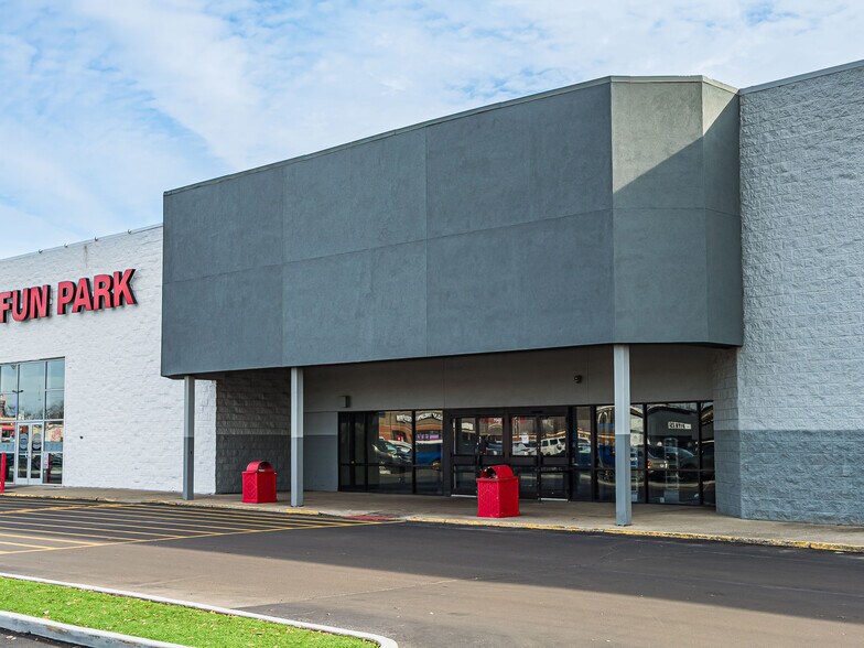 706 E Lewis & Clark Pky, Clarksville, IN for lease - Building Photo - Image 3 of 5