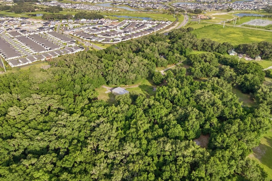 7112 Marsh Bend Trl, Wildwood, FL for sale - Building Photo - Image 3 of 12