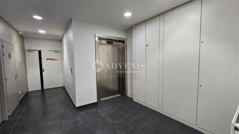 Office in Lille for lease - Interior Photo - Image 3 of 9