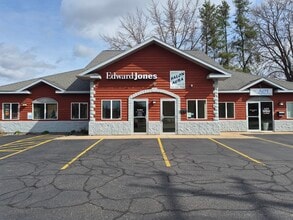 1027 S 17th Ave, Wausau, WI for lease Interior Photo- Image 1 of 12