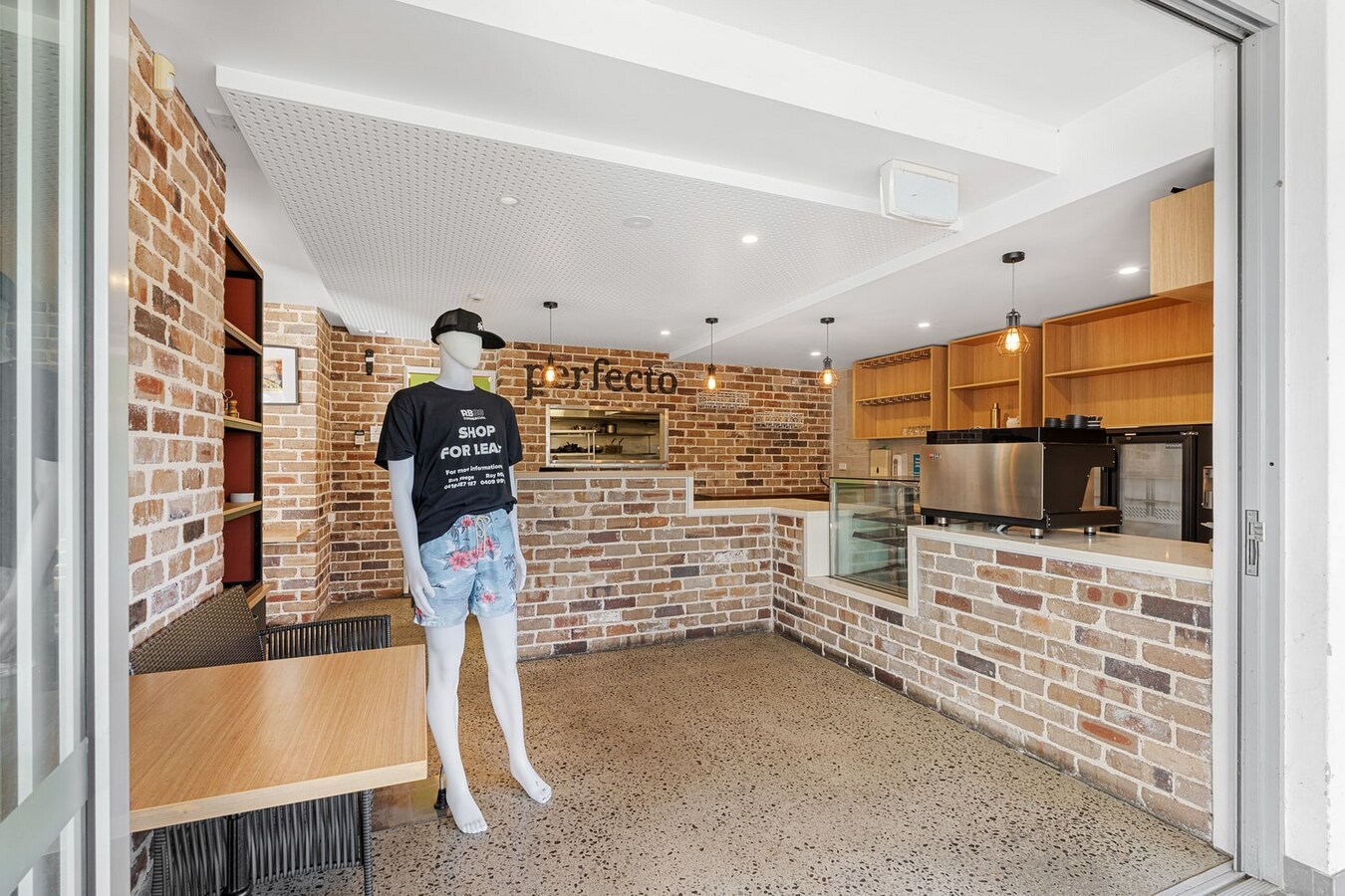 623 Port Hacking Rd, Caringbah South, NSW 2229 - Unit 1 - - Interior Photo - Image 1 of 3
