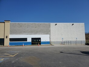 1920 Edinboro Rd, Erie, PA for lease Building Photo- Image 2 of 3