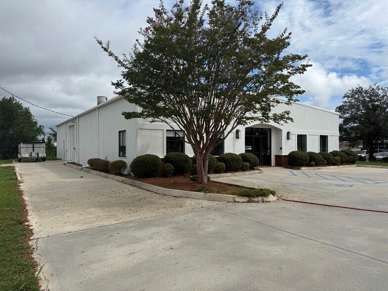 101 Wilson Way, Calera, AL à louer - Photo du bâtiment - Image 2 de 4