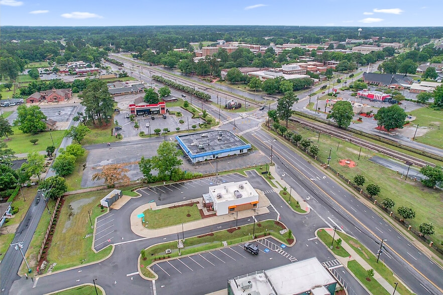 507 W 3rd St, Pembroke, NC for sale - Building Photo - Image 3 of 43