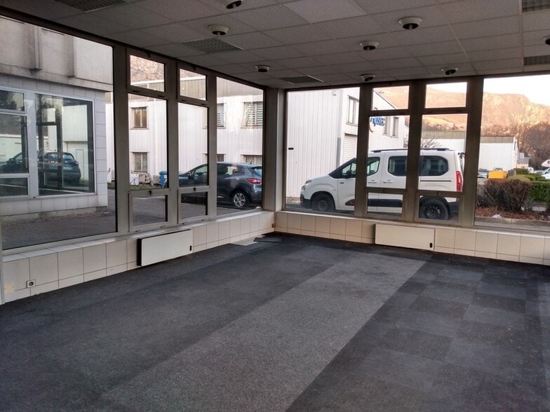 Bureau dans Saint-Martin-le-Vinoux à louer - Photo intérieure - Image 3 de 16