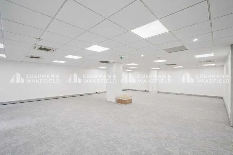 Office in Paris for lease - Interior Photo - Image 3 of 14