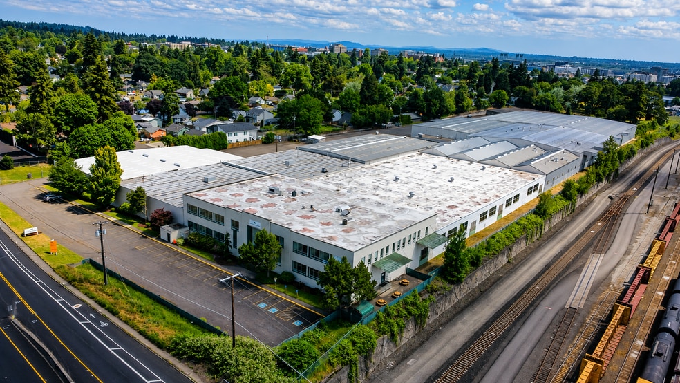 1401 W Fourth Plain Blvd, Vancouver, WA for lease - Building Photo - Image 1 of 16