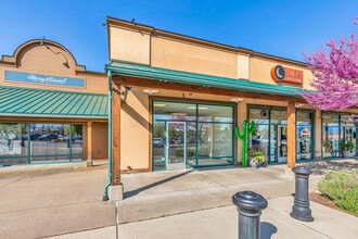 1310 Center Dr, Medford, OR à louer Photo du bâtiment- Image 2 de 10