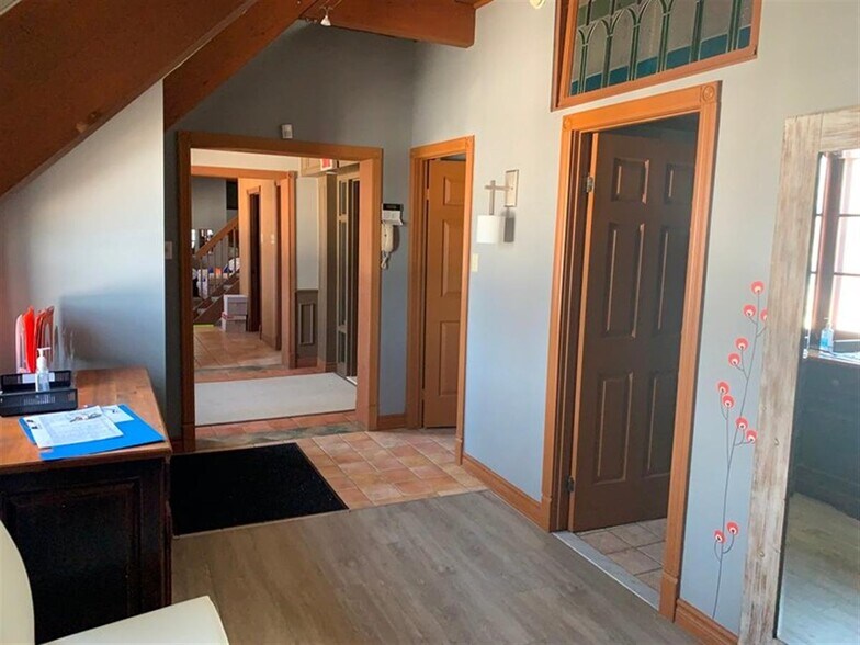 275 Boul Des Braves, Terrebonne, QC à vendre - Photo intérieure - Image 2 de 9