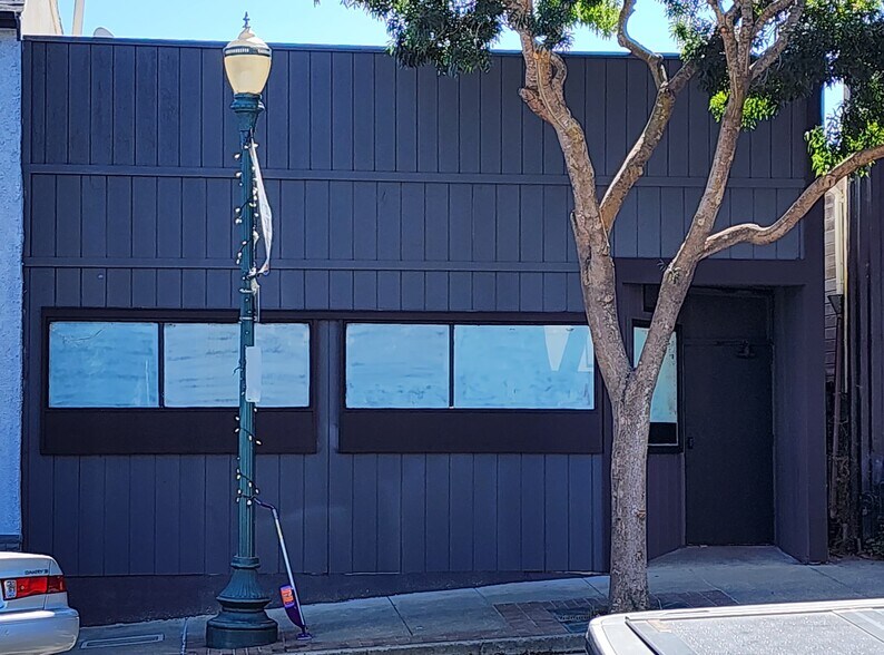 Portfolio of 3 Assets portefeuille de 3 propriétés à vendre sur LoopNet.ca - Photo du bâtiment - Image 2 de 4