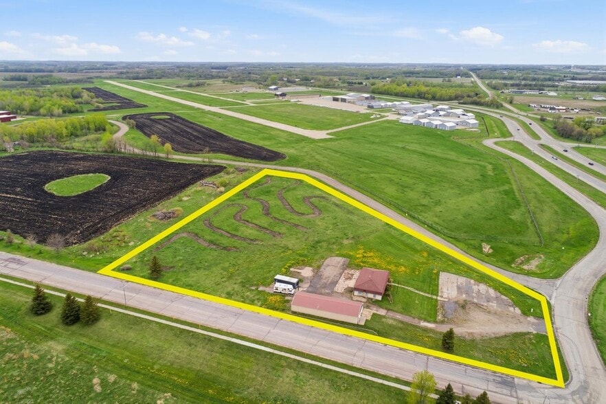 2900 Airport Dr, Faribault, MN for sale - Building Photo - Image 2 of 26