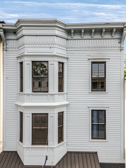 744 Warren St, Hudson, NY à vendre - Photo du bâtiment - Image 2 de 39