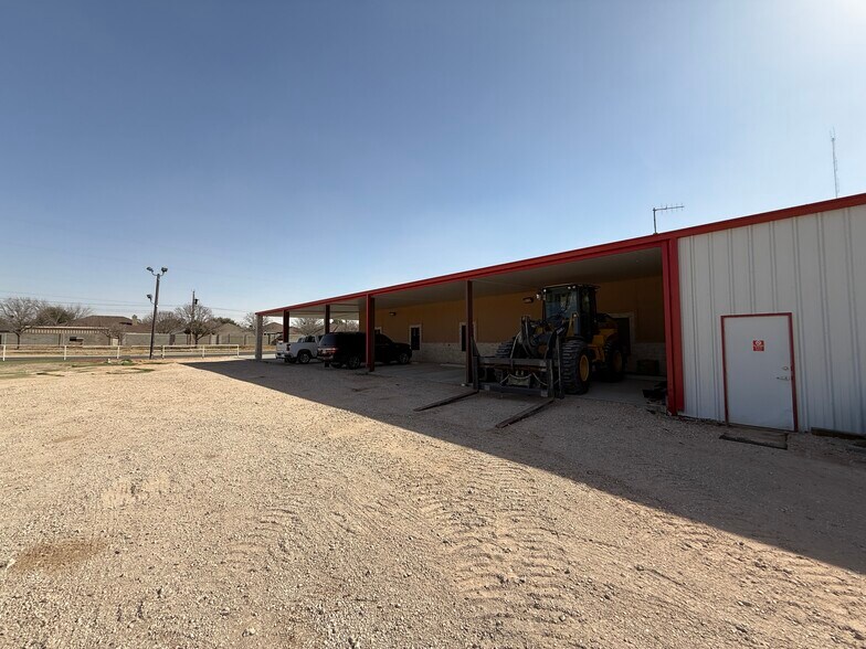 1207 NW Mustang Dr, Andrews, TX à vendre - Photo du bâtiment - Image 3 de 31