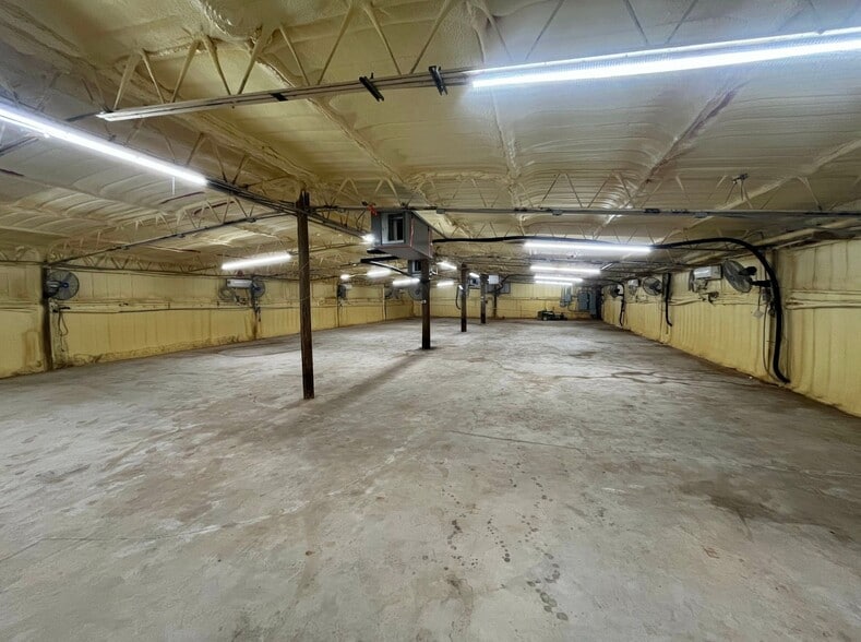 14201 Green Meadows Rd, Noble, OK for lease - Interior Photo - Image 2 of 11