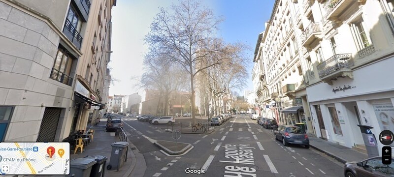 Retail in Lyon for lease - Building Photo - Image 2 of 2