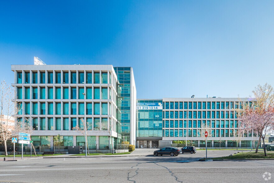 Avenida Vega, 15, Alcobendas, Madrid à louer - Photo du bâtiment - Image 1 de 6