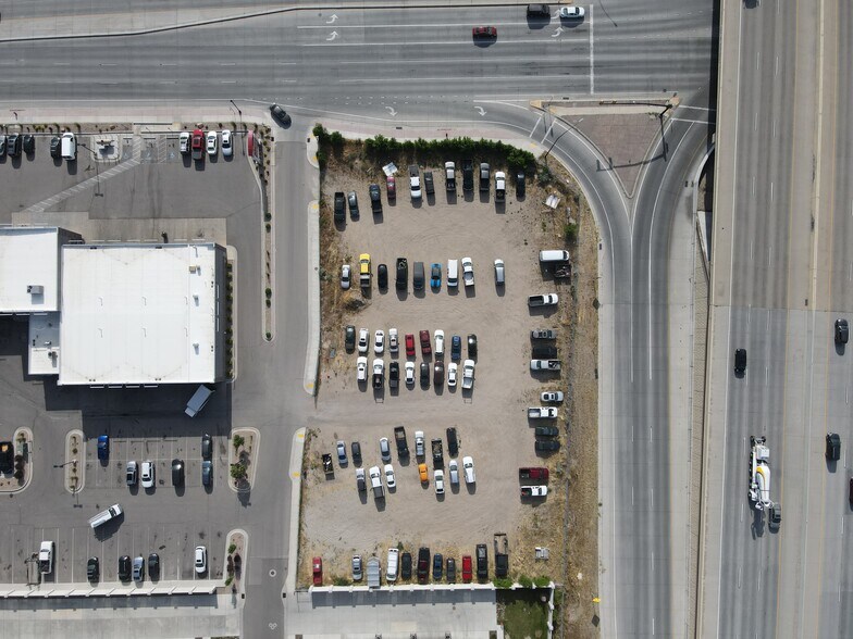 13754 South Redwood Road, Riverton, UT à louer - Photo du bâtiment - Image 3 de 5