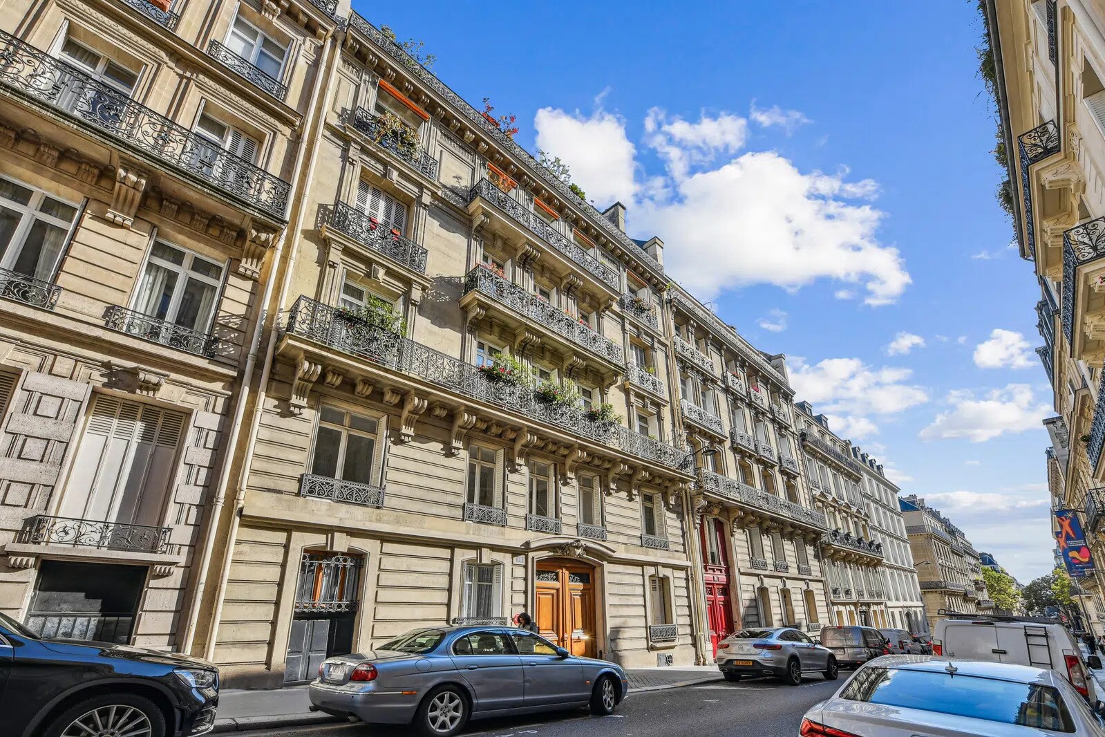 98 Rue De Miromesnil, Paris à vendre Photo du bâtiment- Image 1 de 17