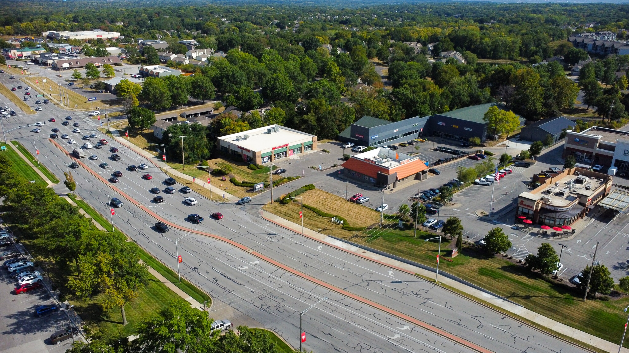 6303 NW Barry rd, Kansas City, MO for lease Primary Photo- Image 1 of 3